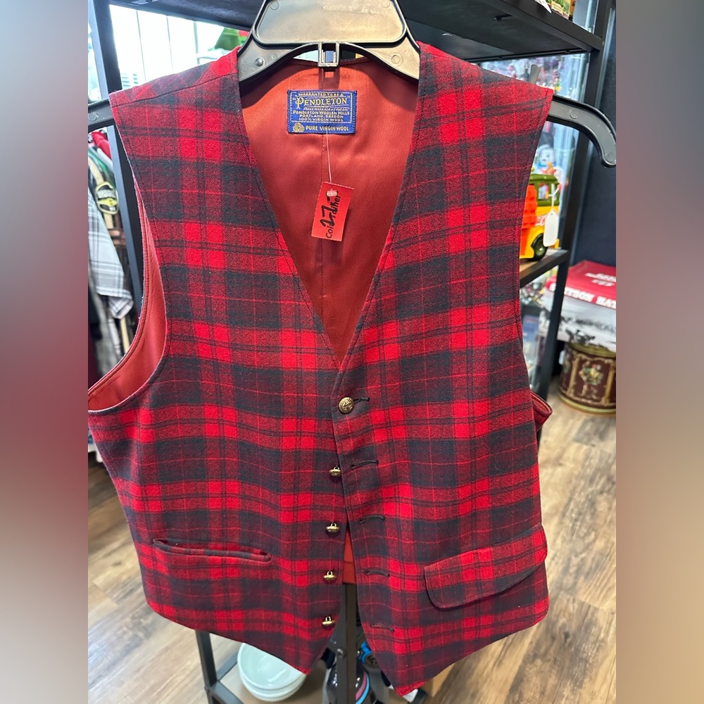 Pendleton Vest great colors and awesome condition!